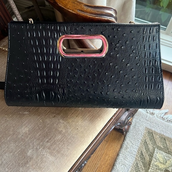 Ladies black clutch purse no brand name NWOT gold  accessories ostrich embossed - Picture 8 of 10